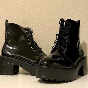 Worn twice 3 inch platform heel boots